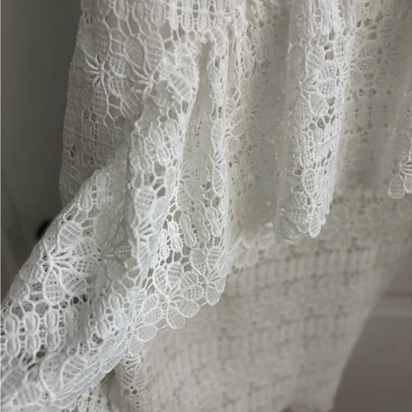 Lulus White Lace Peplum Feminine Dress S NWT - Picture 6 of 7
